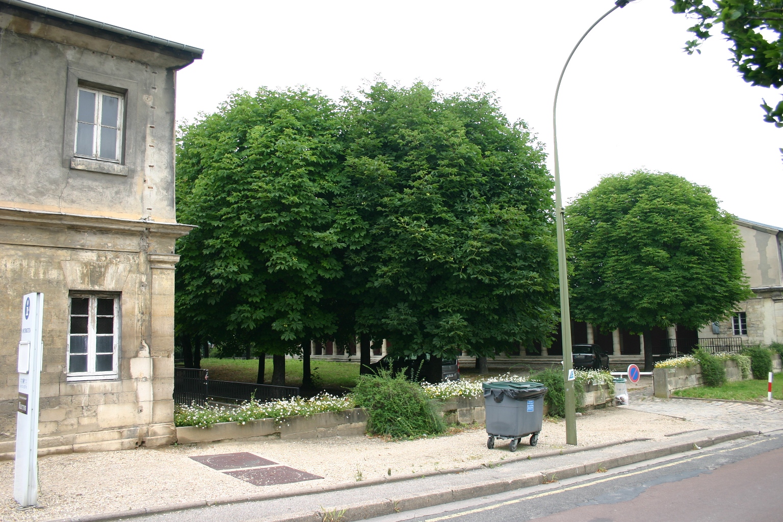 Guillaume Ferrus' Pavilions, Hôpital de Bicêtre, Paris - 01.JPG